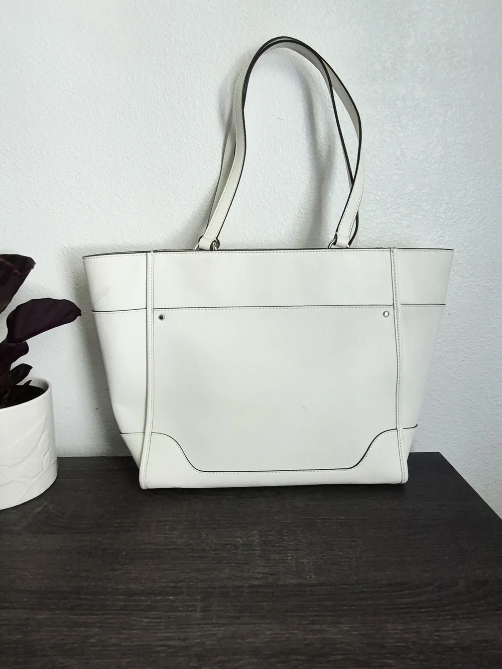 Michael Kors Harrison Large White Leather Tote Bag - Picture 4 of 6